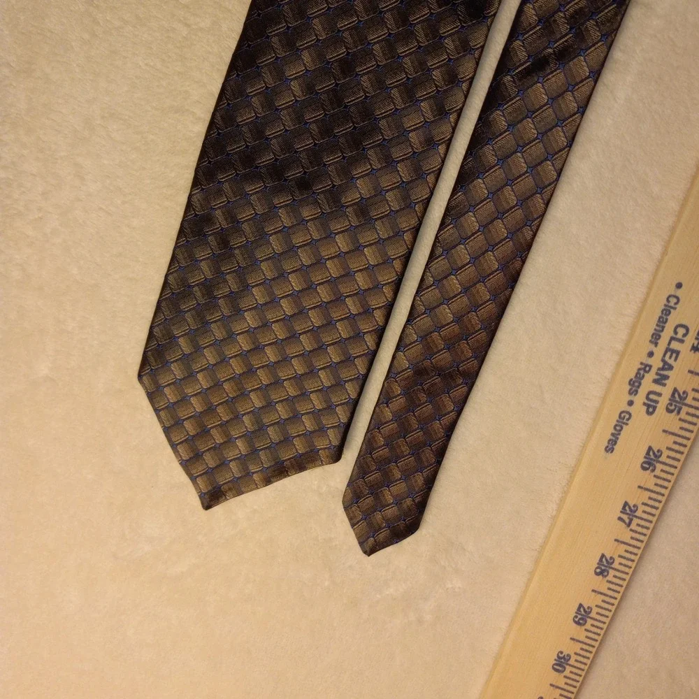 VAN HEUSEN MENS TIE BROWN NAVY BLUE CROSS DIMON 3.75 X 59